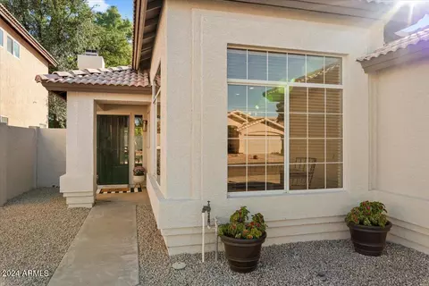 209 W Helena Dr, Phoenix, AZ 85023
