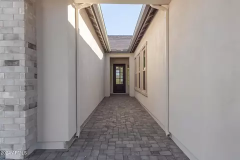 2527 E Russell St, Mesa, AZ 85213 photo 3
