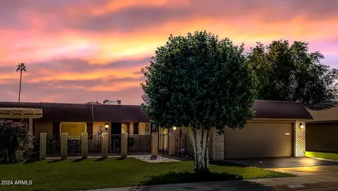 10410 W Roundelay Cir, Sun City, AZ 85351