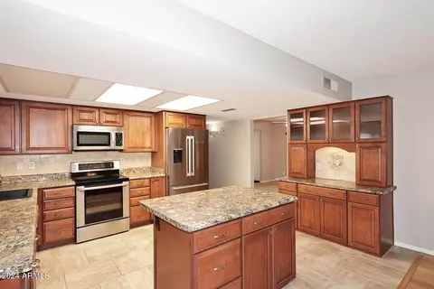 2456 W Crocus Dr, Phoenix, AZ 85023 photo 5