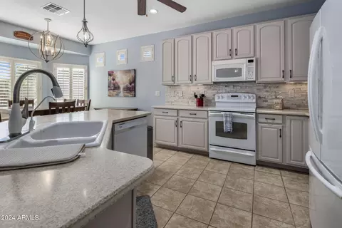 42625 W Falling Star Ct, Maricopa, AZ 85138 photo 16