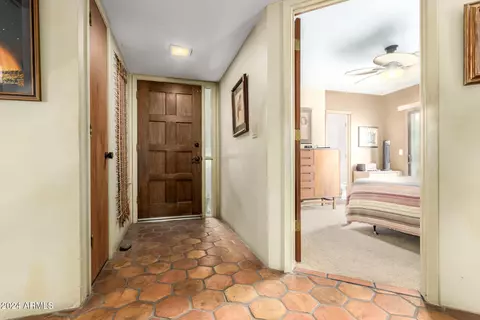 4709 E Winston Dr, Phoenix, AZ 85044 photo 9