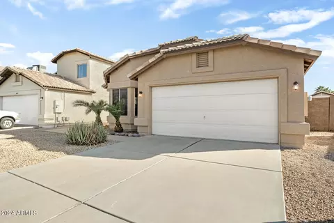 4239 E Siesta Ln, Phoenix, AZ 85050 photo 2