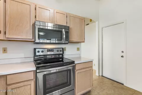 4239 E Siesta Ln, Phoenix, AZ 85050 photo 13