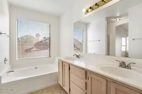4239 E Siesta Ln, Phoenix, AZ 85050 photo 20