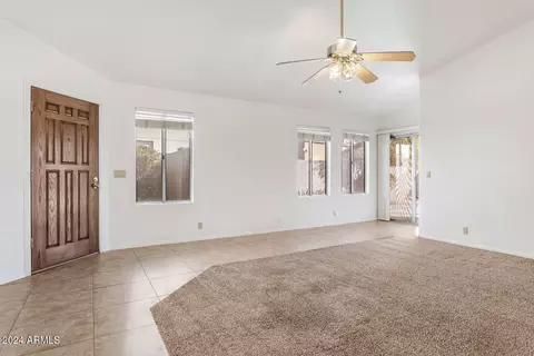 4239 E Siesta Ln, Phoenix, AZ 85050 photo 6