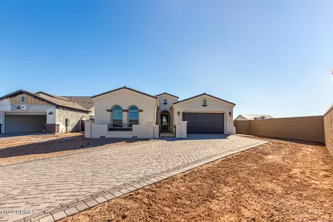 2547 E Virginia Cir, Mesa, AZ 85213