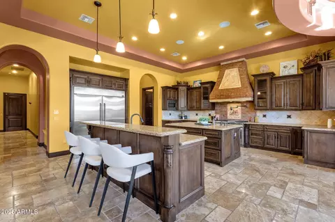 Kitchen - 4301 E Taurus Pl, Chandler, AZ 85249 photo 4 of 7