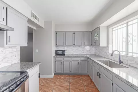 3208 W Granada Rd, Phoenix, AZ 85009 photo 5
