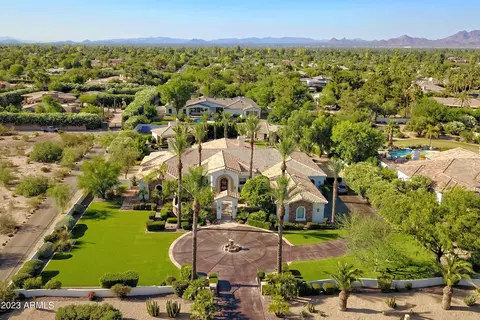 7012 E Hummingbird Ln, Paradise Valley, AZ 85253