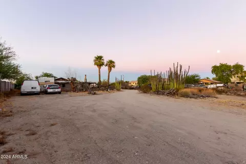 2306 E South Mountain Ave, Phoenix, AZ 85042