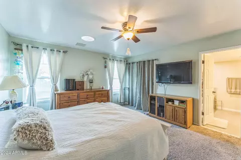 2221 E Frye Rd, Chandler, AZ 85225