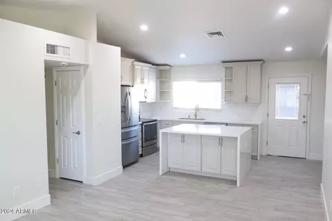 7532 E Hackamore St, Mesa, AZ 85207 photo 4