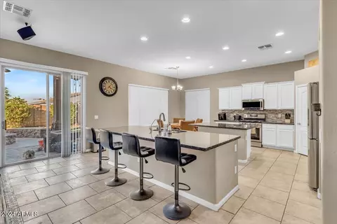 Kitchen - 3514 E Parkview Dr, Gilbert, AZ 85295 photo 2 of 2