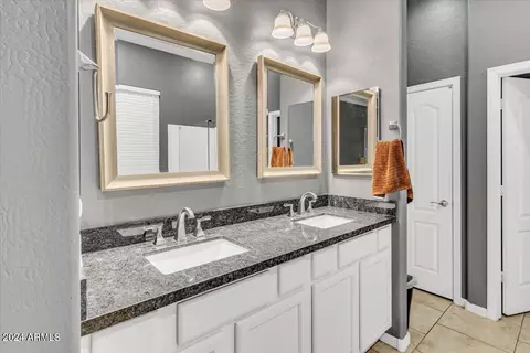 Bath - 3514 E Parkview Dr, Gilbert, AZ 85295 photo 3 of 3