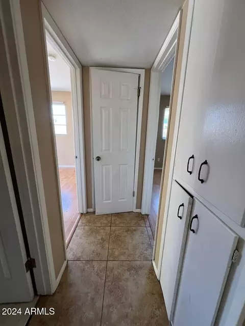 6841 N 36th Dr, Phoenix, AZ 85019 photo 8