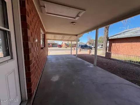 6841 N 36th Dr, Phoenix, AZ 85019 photo 17