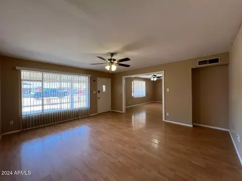6841 N 36th Dr, Phoenix, AZ 85019 photo 6