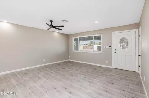 Living - 3415 W Willow Ave, Phoenix, AZ 85029 photo 3 of 4