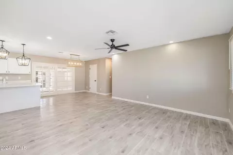 Living - 3415 W Willow Ave, Phoenix, AZ 85029 photo 2 of 4