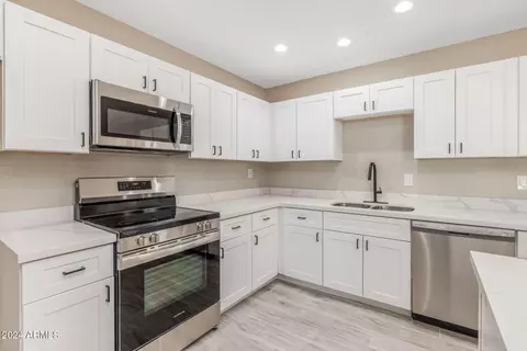 Kitchen - 3415 W Willow Ave, Phoenix, AZ 85029 photo 2 of 3
