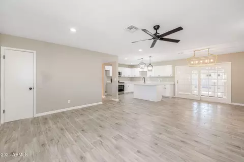 Living - 3415 W Willow Ave, Phoenix, AZ 85029 photo 4 of 4