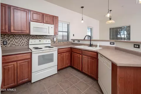 Kitchen - 1702 E Bell Rd #149, Phoenix, AZ 85022 photo 2 of 6