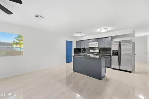 8119 W Osborn Rd, Phoenix, AZ 85033 photo 9