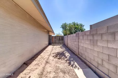 Exterior - 1502 E Hermosa Dr, Tempe, AZ 85282 photo 8 of 12