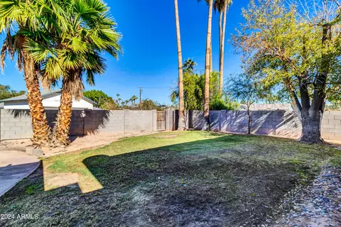 Exterior - 1502 E Hermosa Dr, Tempe, AZ 85282 photo 7 of 12