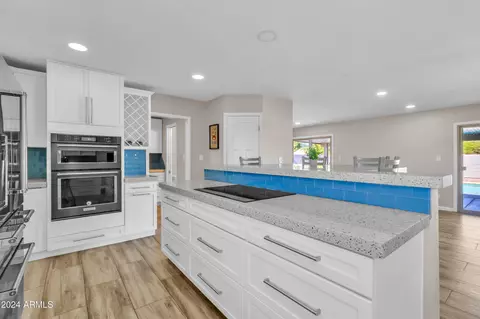 Kitchen - 1502 E Hermosa Dr, Tempe, AZ 85282 photo 5 of 8