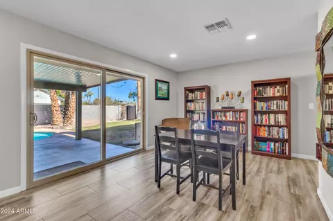 Dining - 1502 E Hermosa Dr, Tempe, AZ 85282 photo 2 of 2