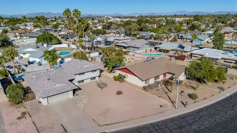 View/Area - 1502 E Hermosa Dr, Tempe, AZ 85282 photo 3 of 11