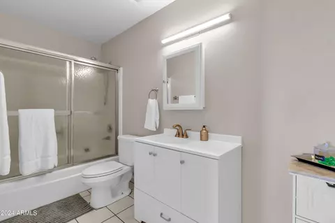 Bath - 1502 E Hermosa Dr, Tempe, AZ 85282 photo 3 of 4