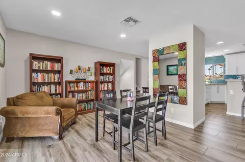 Dining - 1502 E Hermosa Dr, Tempe, AZ 85282 photo 1 of 2