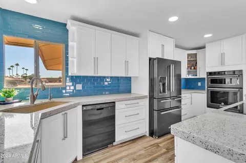 Kitchen - 1502 E Hermosa Dr, Tempe, AZ 85282 photo 6 of 8