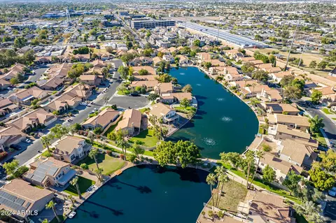 View/Area - 242 E Stonebridge Dr, Gilbert, AZ 85234 photo 4 of 15