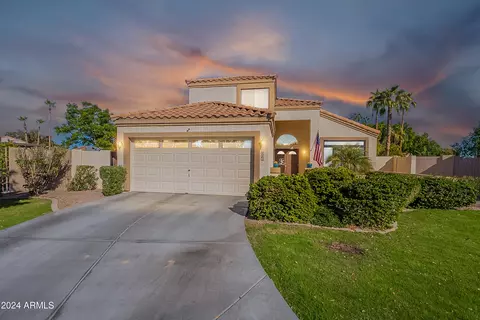Exterior - 242 E Stonebridge Dr, Gilbert, AZ 85234 photo 2 of 10