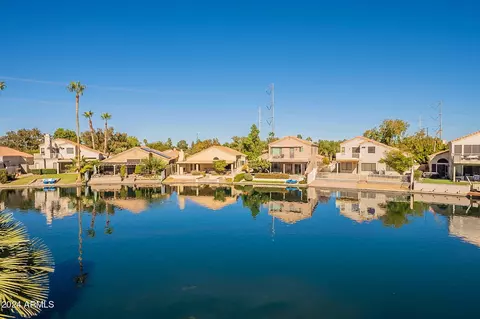 View/Area - 242 E Stonebridge Dr, Gilbert, AZ 85234 photo 3 of 15