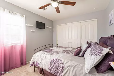 Bedroom - 242 E Stonebridge Dr, Gilbert, AZ 85234 photo 5 of 8