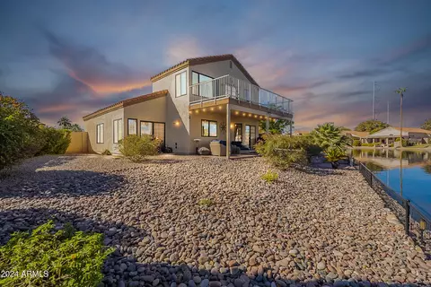 Exterior - 242 E Stonebridge Dr, Gilbert, AZ 85234 photo 1 of 10