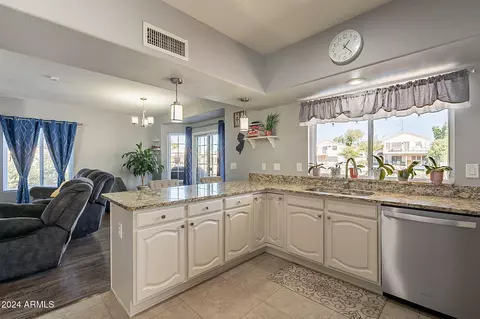 Kitchen - 242 E Stonebridge Dr, Gilbert, AZ 85234 photo 1 of 7
