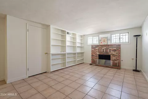 Living - 6841 N 15th Pl, Phoenix, AZ 85014 photo 3 of 9