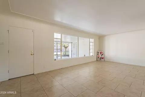 Living - 6841 N 15th Pl, Phoenix, AZ 85014 photo 6 of 9
