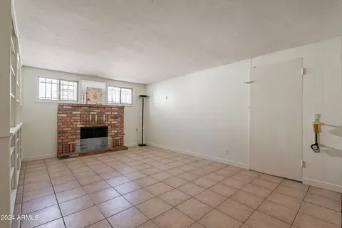Living - 6841 N 15th Pl, Phoenix, AZ 85014 photo 9 of 9