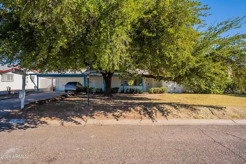 Exterior - 6841 N 15th Pl, Phoenix, AZ 85014 photo 10 of 11