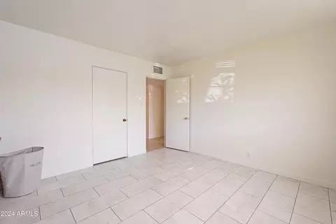 Bedroom - 6841 N 15th Pl, Phoenix, AZ 85014 photo 4 of 11
