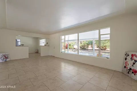 Living - 6841 N 15th Pl, Phoenix, AZ 85014 photo 1 of 9
