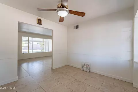 Living - 6841 N 15th Pl, Phoenix, AZ 85014 photo 7 of 9
