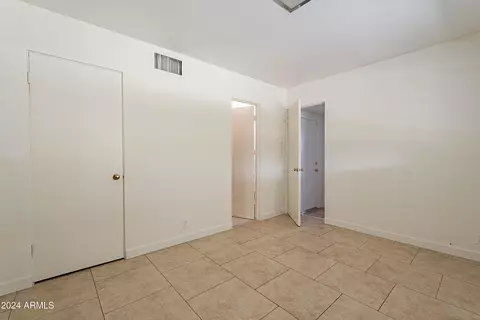 Bedroom - 6841 N 15th Pl, Phoenix, AZ 85014 photo 1 of 11
